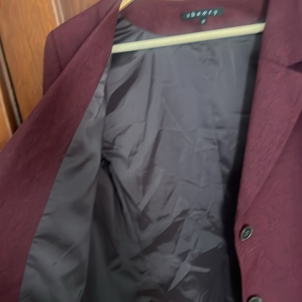 Theory Burgundy Red Two Button Wool Blazer Made in USA - Picture 2 of 3